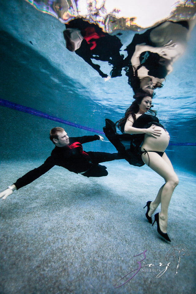 Vivacity: Stylish Underwater Maternity Shoot by Zorz Studios (ZORPHOTOUR 2018) (3)