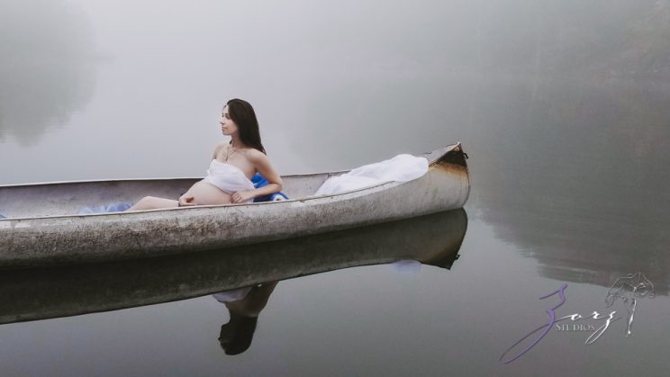 Best Shod: Photographer's Wife Maternity Shoots in Epic Locations by Zorz Studios (8)