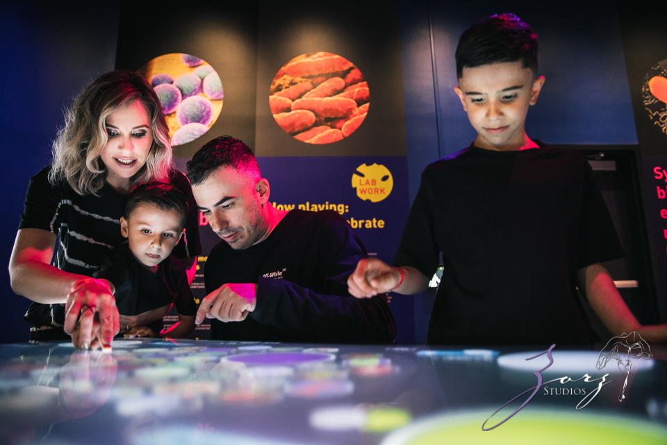 Saaeyints: Liberty Science Center Family Photography | Zorz Studios