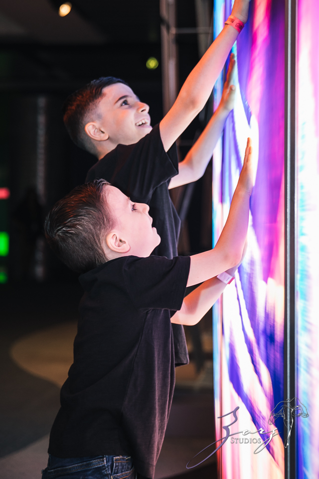Saaeyints: Liberty Science Center Family Photography by Zorz Studios (38)