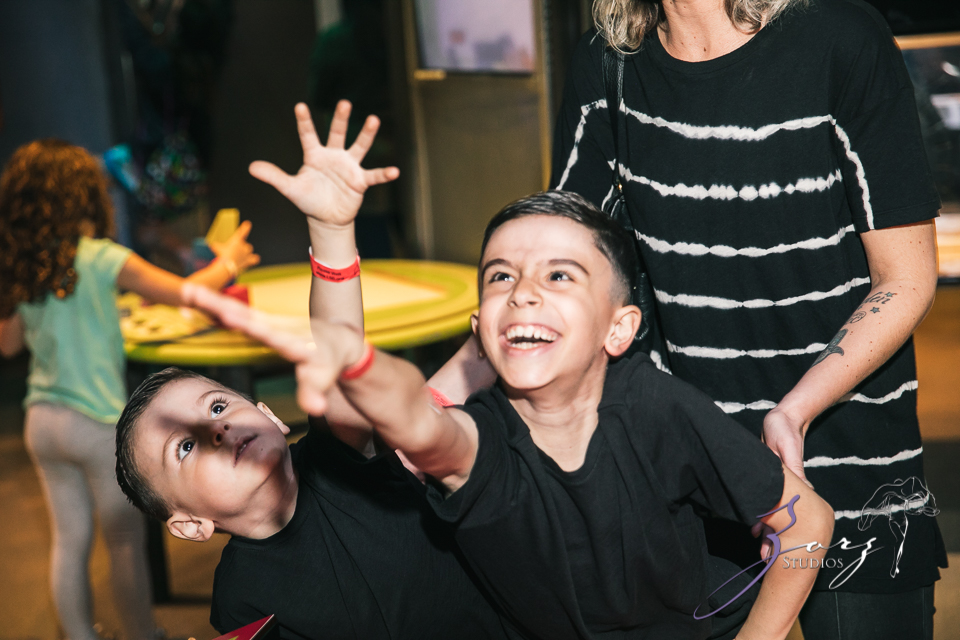 Saaeyints: Liberty Science Center Family Photography by Zorz Studios (29)