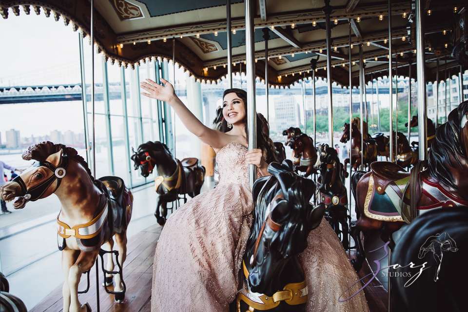 Regalo: Loving Parents Give a Gift of All-Day Quinceanera Photography by Zorz Studios (12)