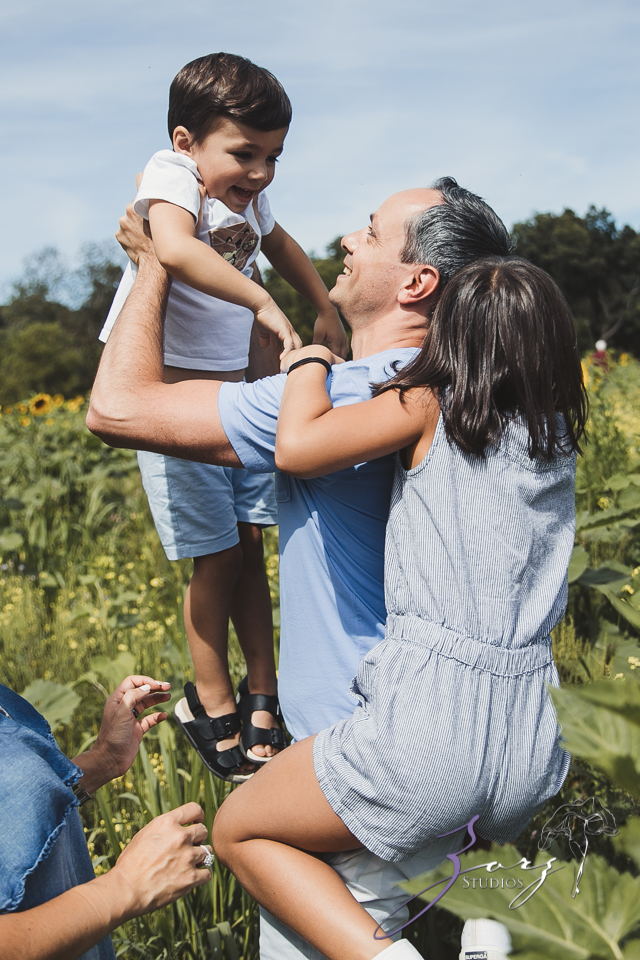 Field Trap: Sunflower Field Photoshoot for Three Families by Zorz Studios (48)