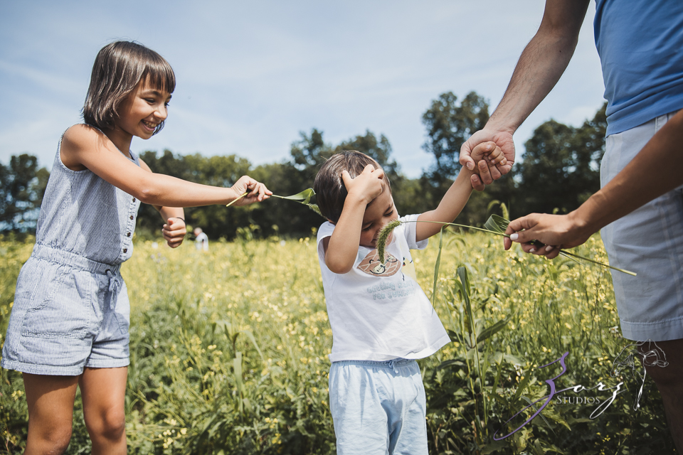 Field Trap: Sunflower Field Photoshoot for Three Families by Zorz Studios (39)