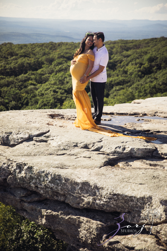 Aakash: Minnewaska State Park Maternity Session | Zorz Studios