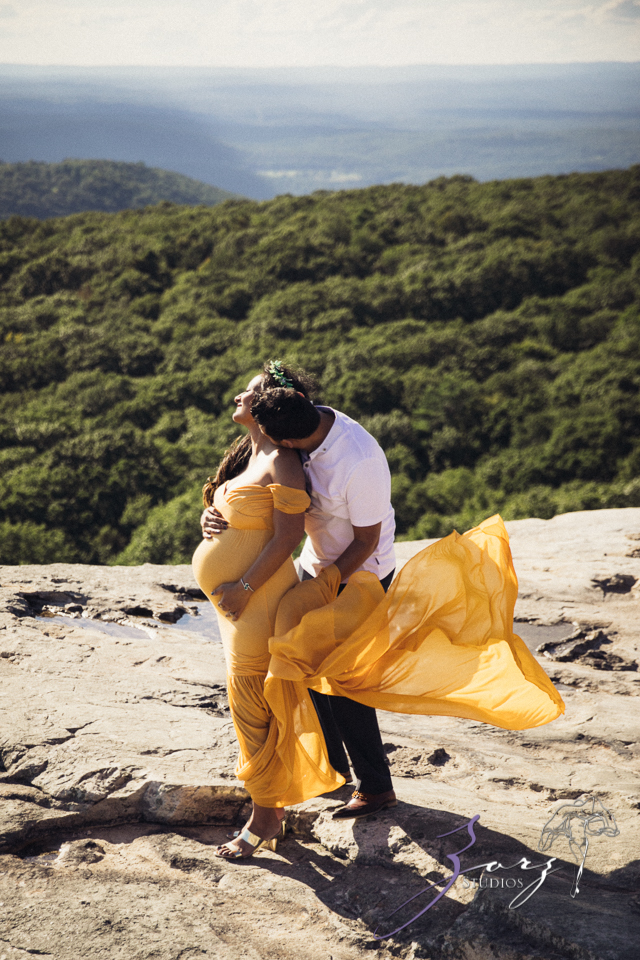 Aakash: Minnewaska State Park Maternity Session | Zorz Studios