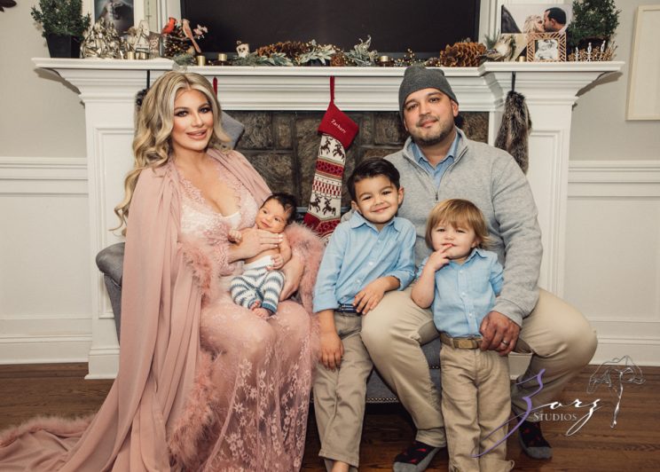 Jingle: Christmas Family Cheers for a Newborn by Zorz Studios