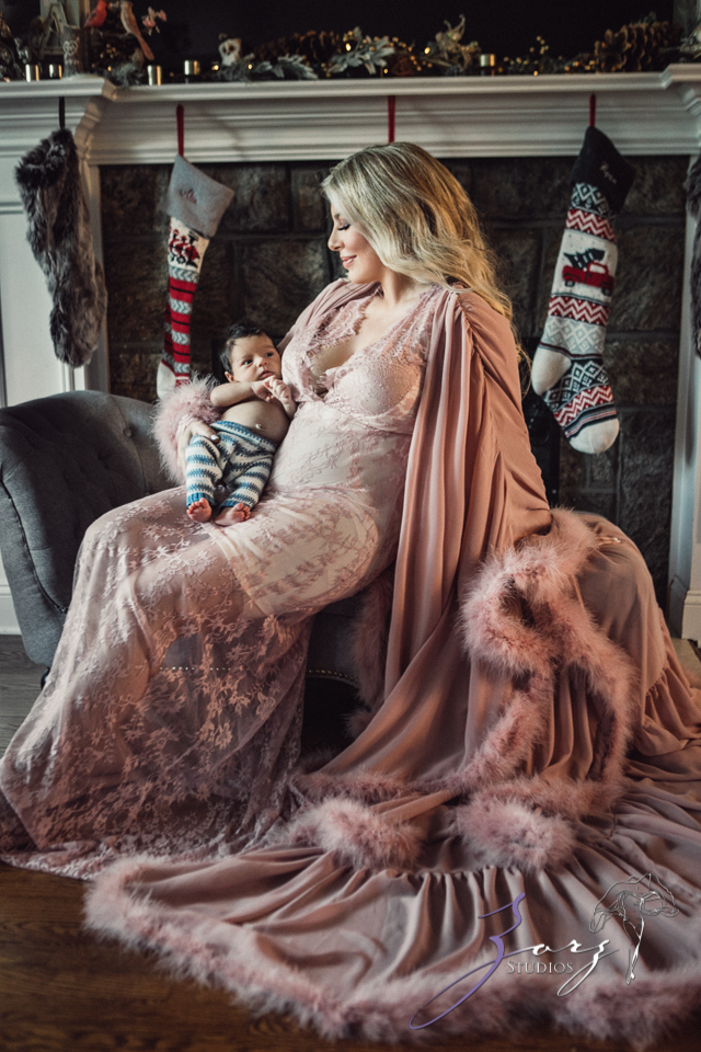 Jingle: Christmas Family Cheers for a Newborn by Zorz Studios