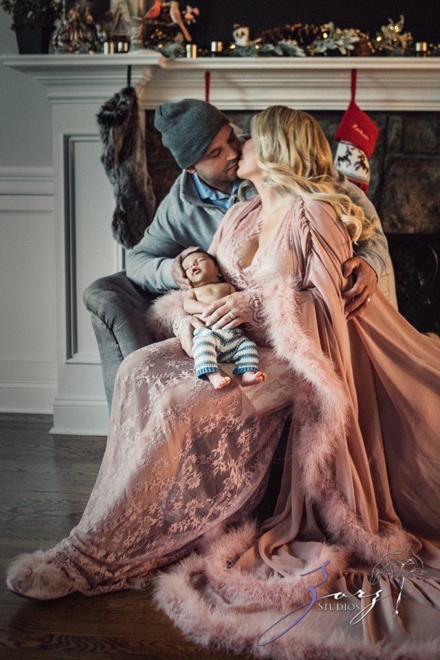 Jingle: Christmas Family Cheers for a Newborn by Zorz Studios