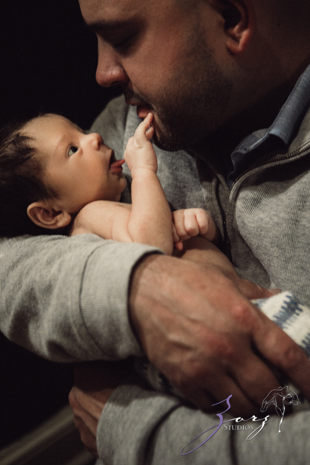 Jingle: Christmas Family Cheers for a Newborn by Zorz Studios