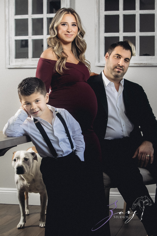Rosmary: Maternity Photos With Family | Zorz Studios