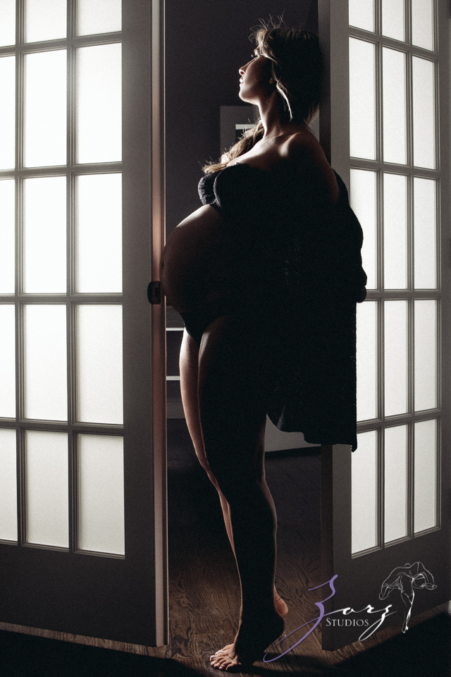 Rosmary: Maternity Photos With Family | Zorz Studios
