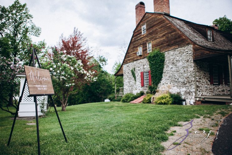 Barn & Nobles: Barn Wedding at the Mount Gulian Historic Site | Zorz Studios