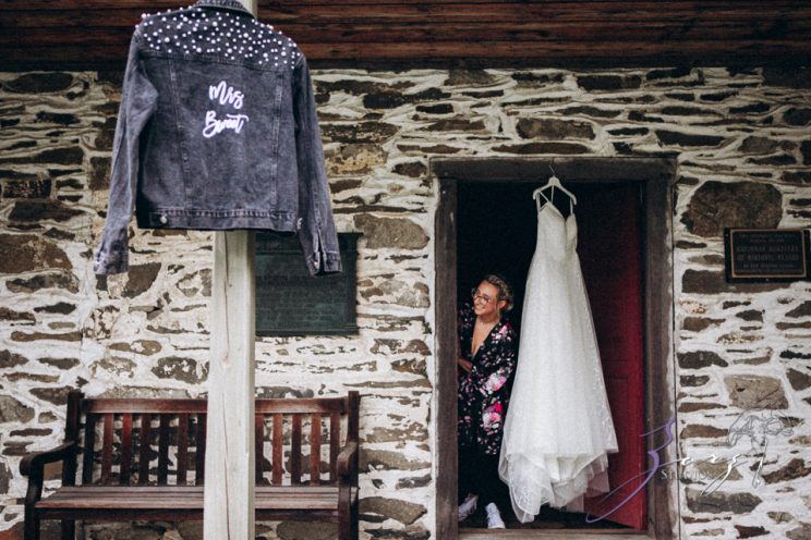 Barn & Nobles: Barn Wedding at the Mount Gulian Historic Site | Zorz Studios