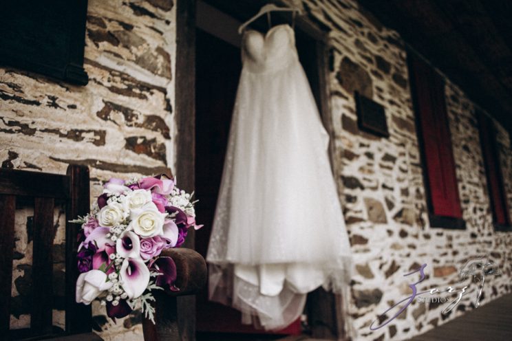 Barn & Nobles: Barn Wedding at the Mount Gulian Historic Site | Zorz Studios