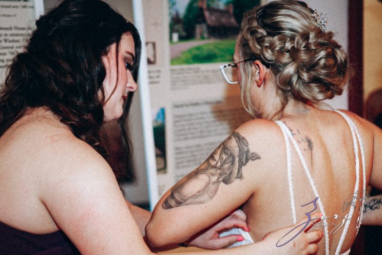 Barn & Nobles: Barn Wedding at the Mount Gulian Historic Site | Zorz Studios