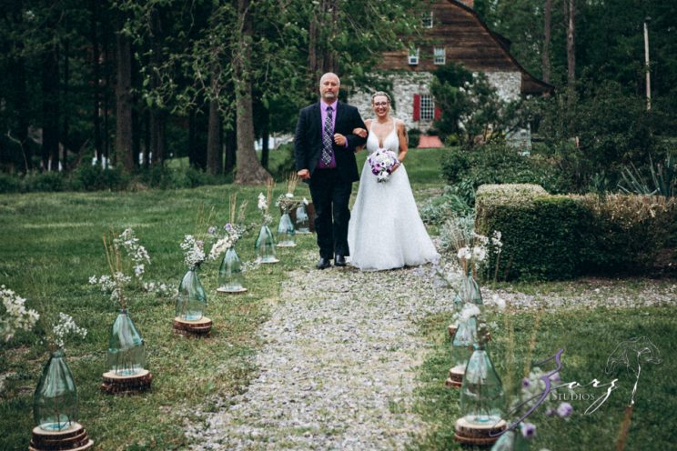 Barn & Nobles: Barn Wedding at the Mount Gulian Historic Site | Zorz Studios