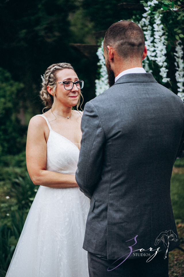 Barn & Nobles: Barn Wedding at the Mount Gulian Historic Site | Zorz Studios