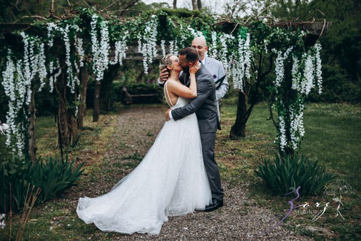 Barn & Nobles: Barn Wedding at the Mount Gulian Historic Site | Zorz Studios