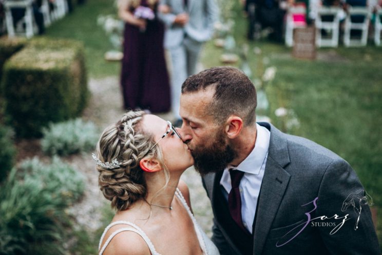 Barn & Nobles: Barn Wedding at the Mount Gulian Historic Site | Zorz Studios