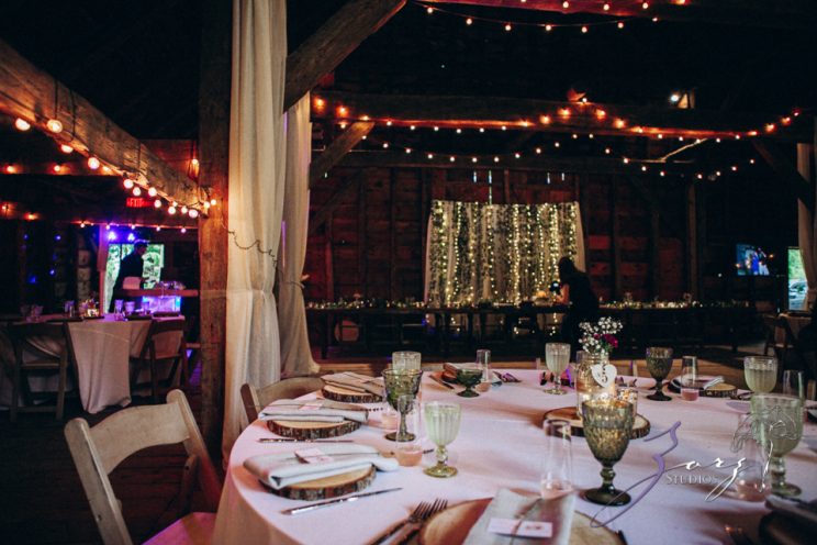 Barn & Nobles: Barn Wedding at the Mount Gulian Historic Site | Zorz Studios