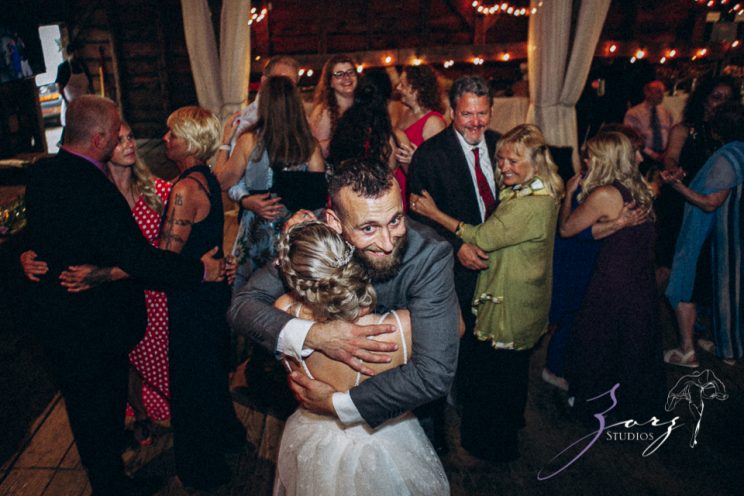 Barn & Nobles: Barn Wedding at the Mount Gulian Historic Site | Zorz Studios