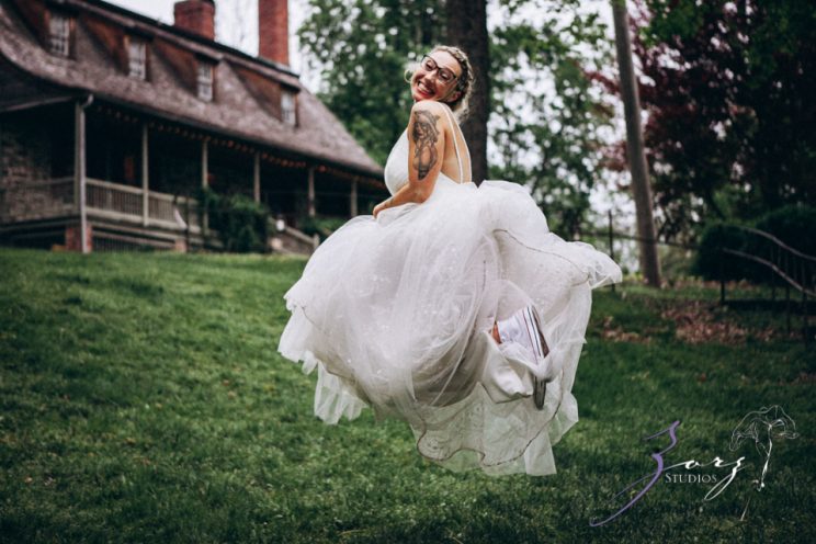 Barn & Nobles: Barn Wedding at the Mount Gulian Historic Site | Zorz Studios