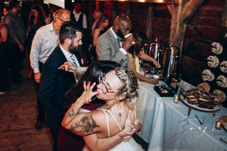 Barn & Nobles: Barn Wedding at the Mount Gulian Historic Site | Zorz Studios