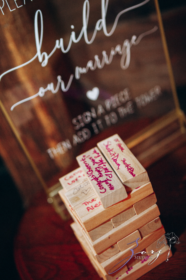 Barn & Nobles: Barn Wedding at the Mount Gulian Historic Site | Zorz Studios