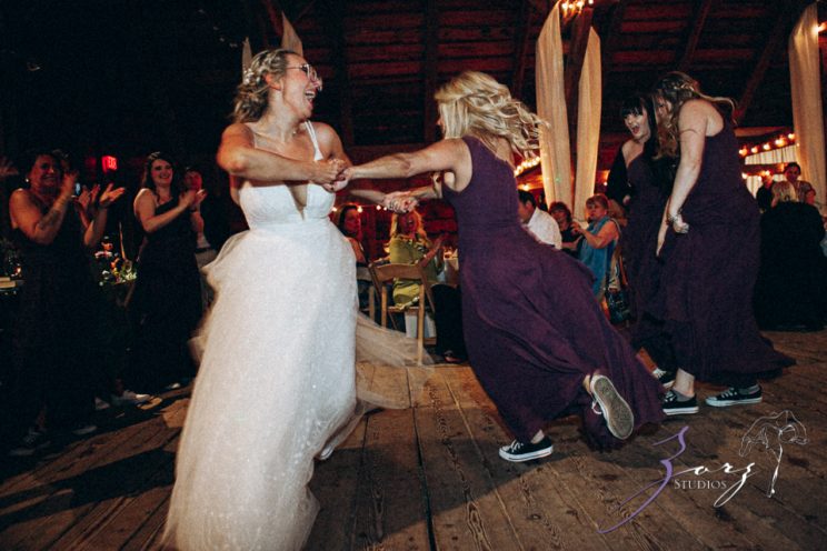 Barn & Nobles: Barn Wedding at the Mount Gulian Historic Site | Zorz Studios