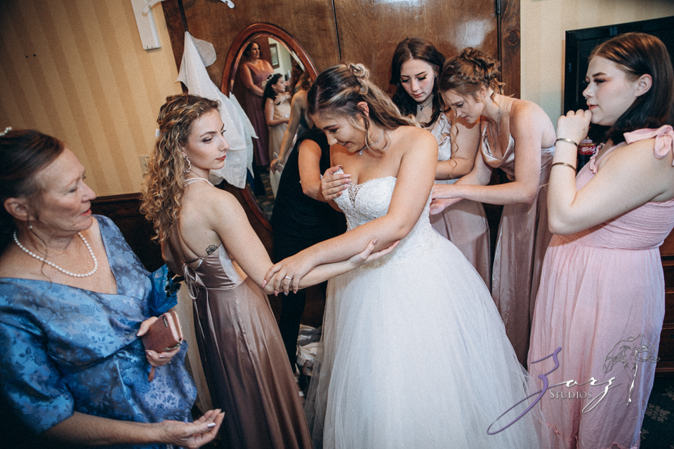 Love in the Sky: Pocono Wedding at the Skytop Lodge | Zorz Studios