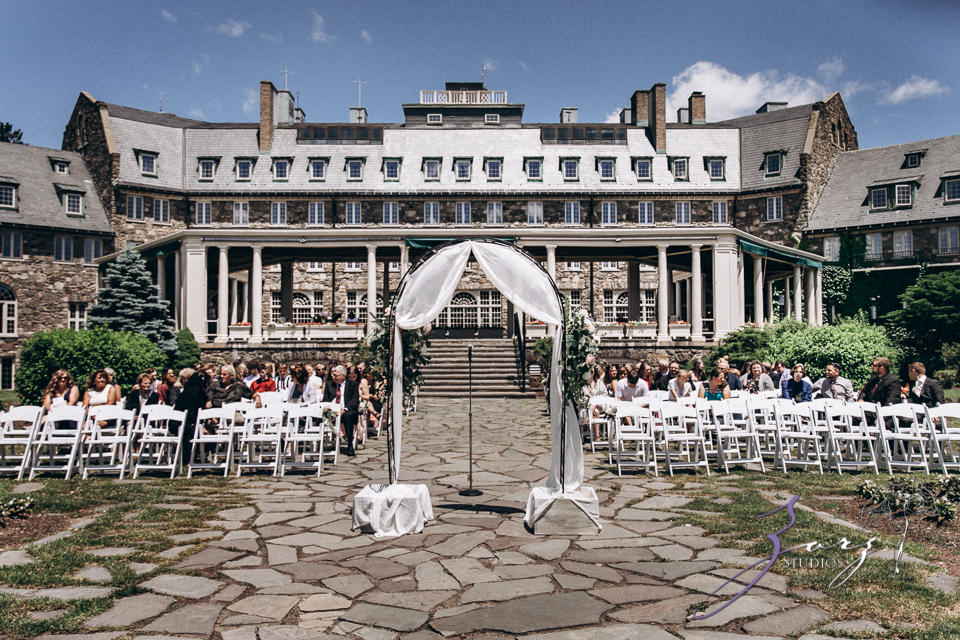 Love in the Sky: Pocono Wedding at the Skytop Lodge | Zorz Studios