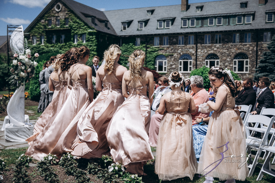 Love in the Sky: Pocono Wedding at the Skytop Lodge | Zorz Studios