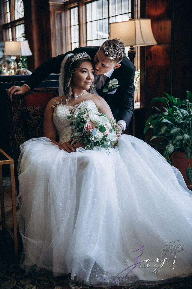 Love in the Sky: Pocono Wedding at the Skytop Lodge | Zorz Studios