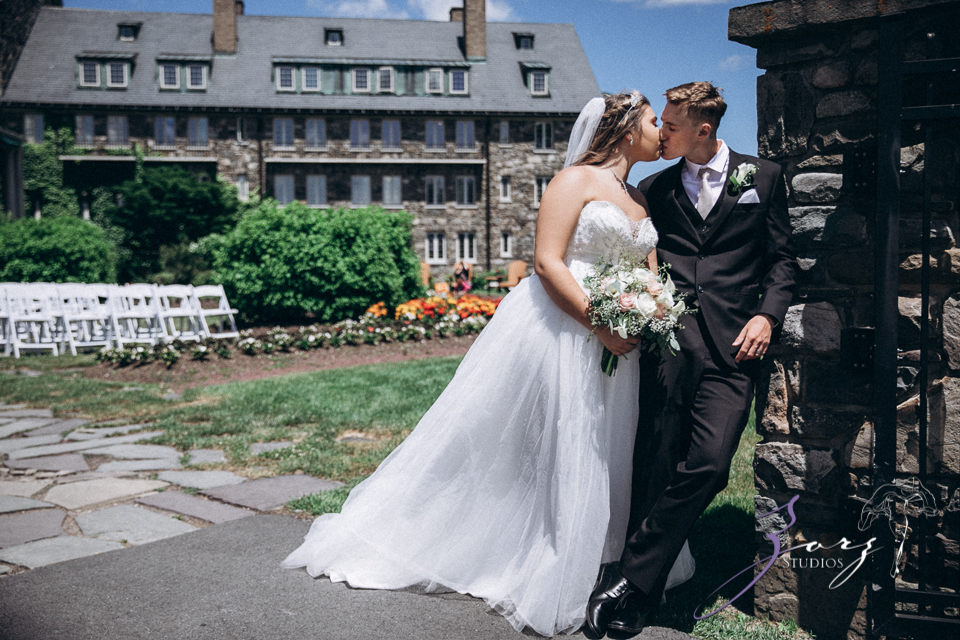 Love in the Sky: Pocono Wedding at the Skytop Lodge | Zorz Studios