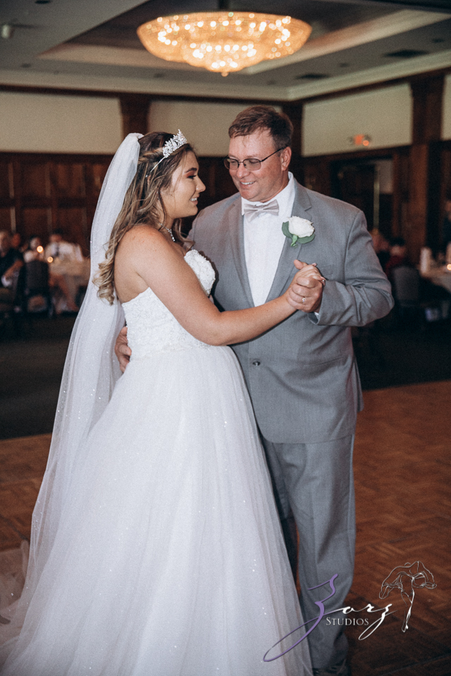 Love in the Sky: Pocono Wedding at the Skytop Lodge | Zorz Studios