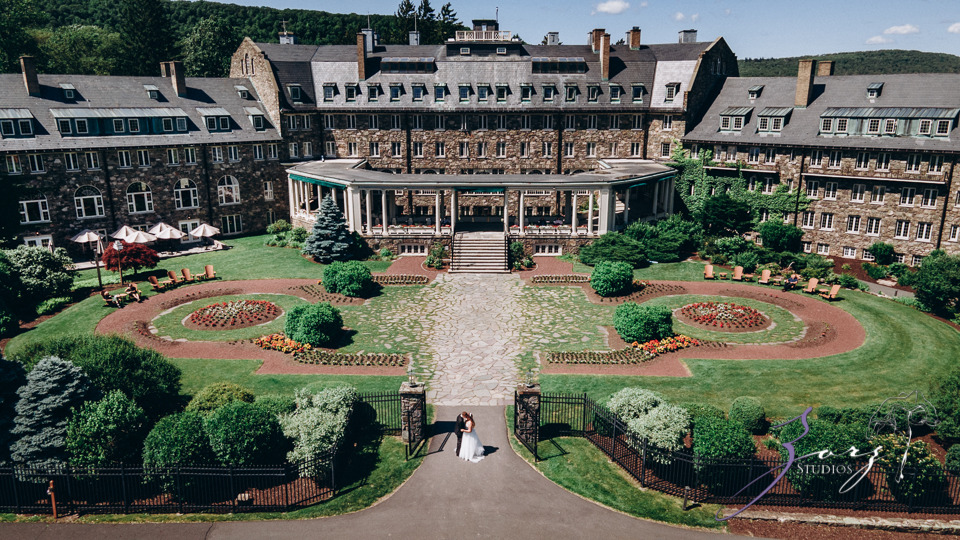 Love in the Sky: Pocono Wedding at the Skytop Lodge | Zorz Studios