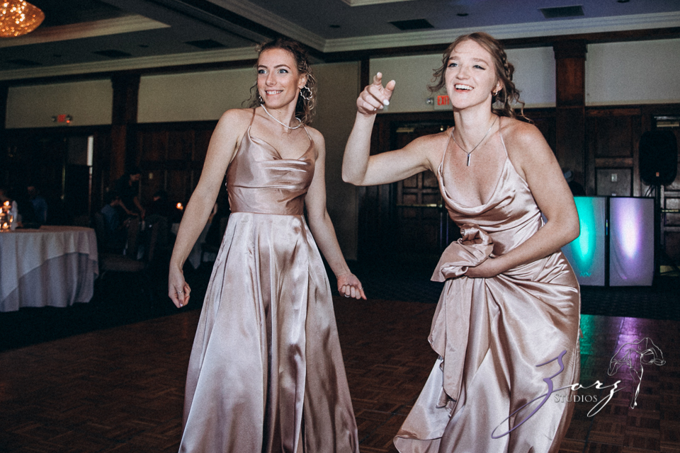 Love in the Sky: Pocono Wedding at the Skytop Lodge | Zorz Studios