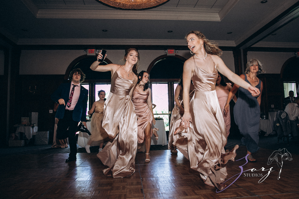 Love in the Sky: Pocono Wedding at the Skytop Lodge | Zorz Studios