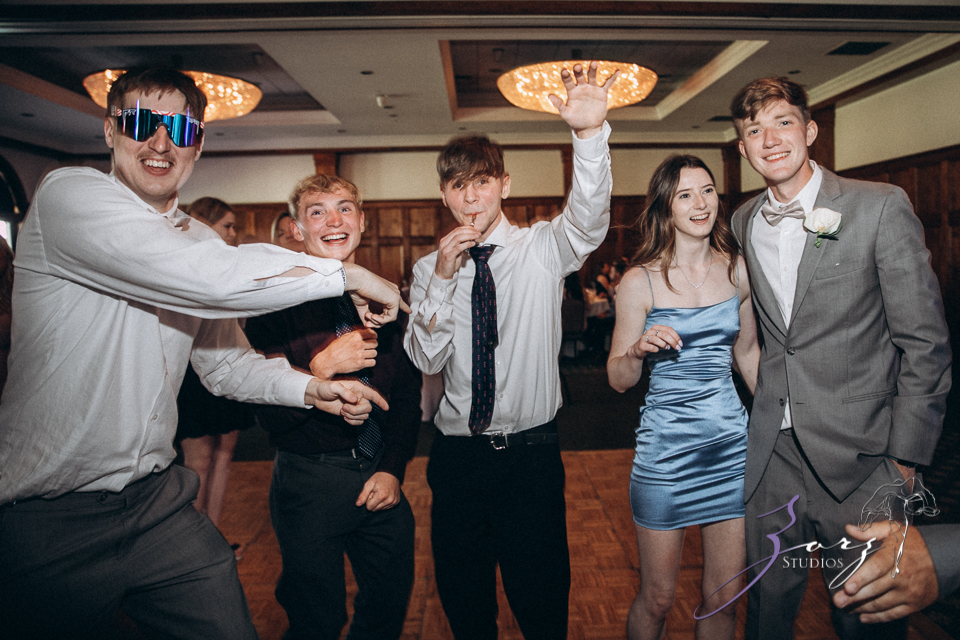 Love in the Sky: Pocono Wedding at the Skytop Lodge | Zorz Studios