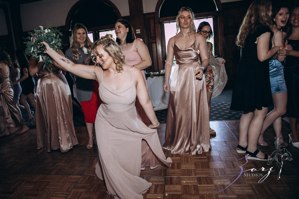 Love in the Sky: Pocono Wedding at the Skytop Lodge | Zorz Studios