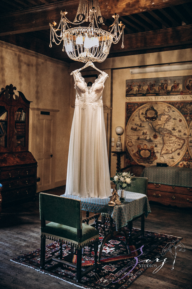 Countryside Chateau Wedding in France: Mon Bonheur | Zorz Studios