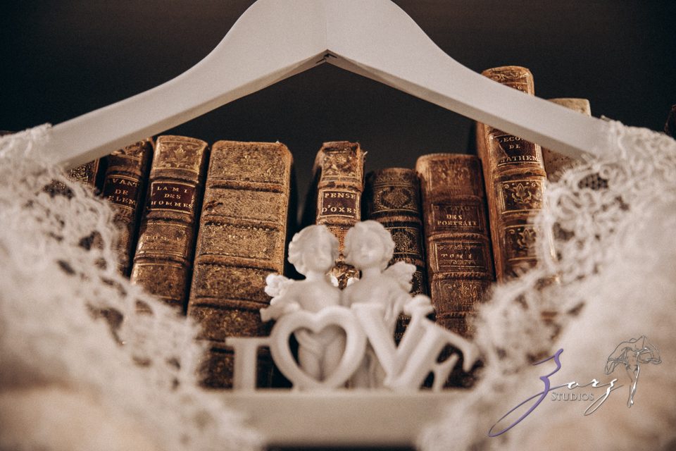 Countryside Chateau Wedding in France: Mon Bonheur | Zorz Studios