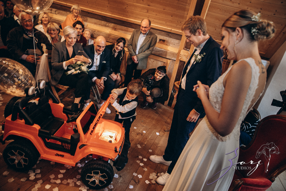 Countryside Chateau Wedding in France: Mon Bonheur | Zorz Studios