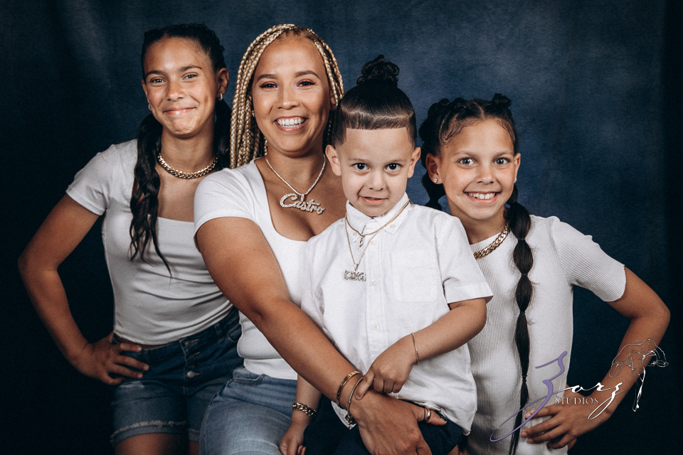 Mama’s Love Free Portraits 2023 | Zorz Studios