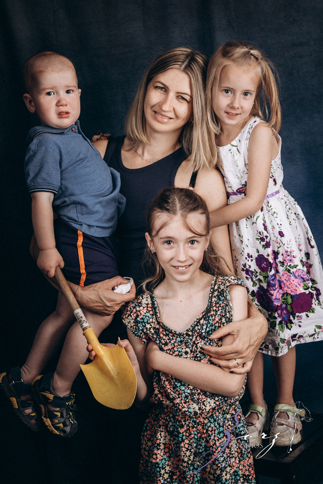 Mama’s Love Free Portraits 2023 | Zorz Studios