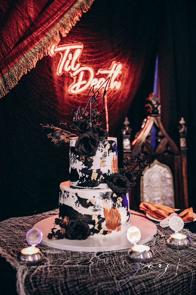 How to Create a Memorable Halloween Wedding: Spooky, Stylish, and Stirring | Zorz Studios