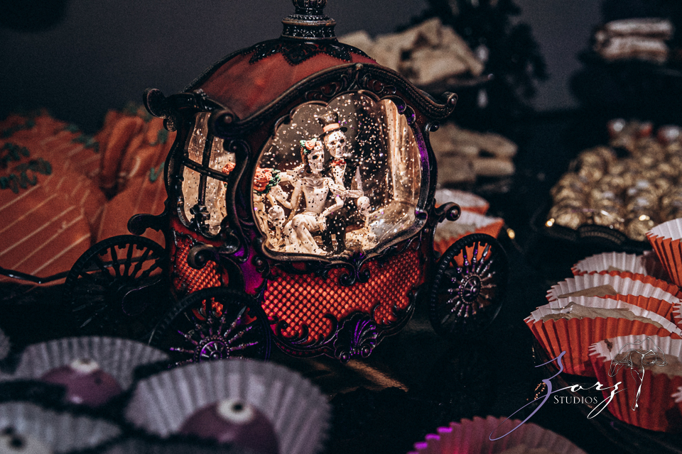 How to Create a Memorable Halloween Wedding: Spooky, Stylish, and Stirring | Zorz Studios