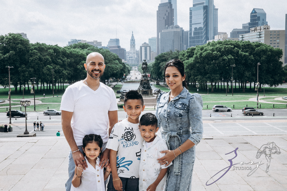 Philybuser: Fun Family Shoot Idea in Philadelphia by Zorz Studios Philybuser: Fun Family Shoot Idea in Philadelphia | Zorz Studios