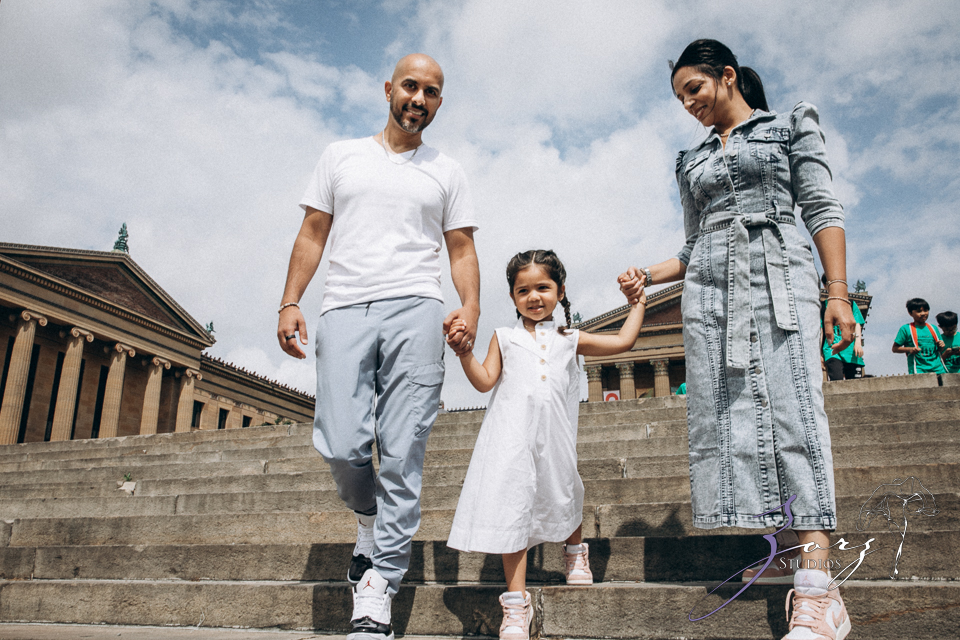 Philybuser: Fun Family Shoot Idea in Philadelphia by Zorz Studios Philybuser: Fun Family Shoot Idea in Philadelphia | Zorz Studios